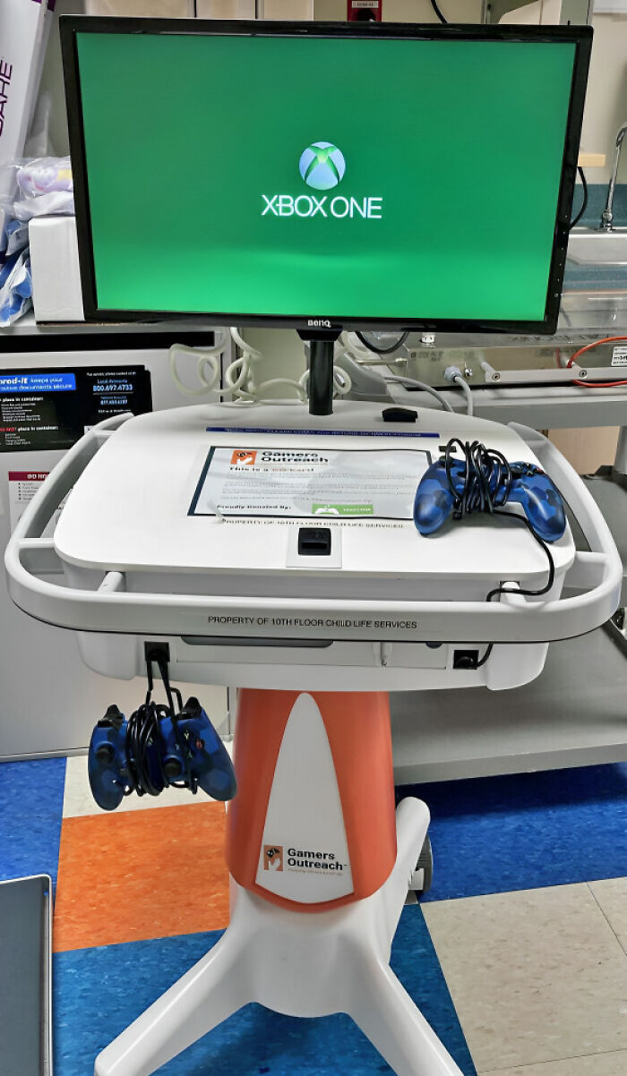 I Work At A Children's Hospital, And Today, Someone Donated This Gaming Station