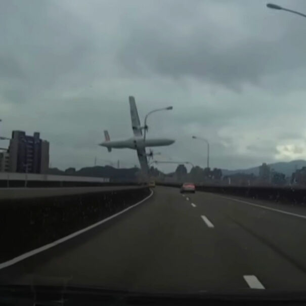 Moment before Transasia flight 235 crashed