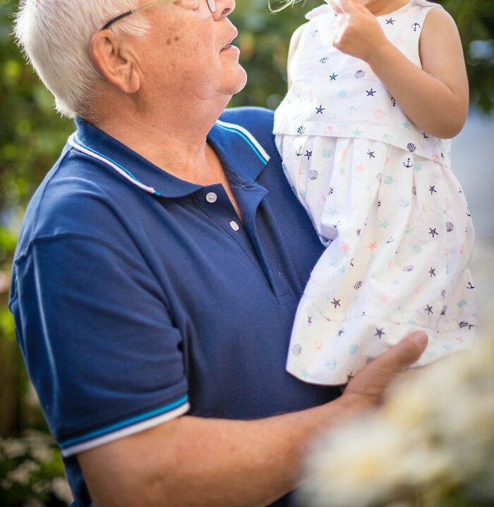 &ldquo;I Called It Quits&rdquo;: Man Leaves His GF Of 25 Years Over Menopause, Gets Called Out Online