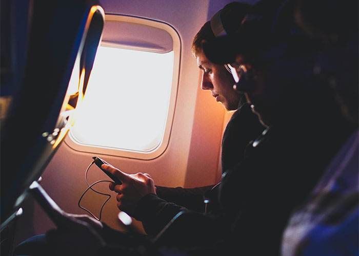 Man Thinks He Can Get Away With Stealing Woman&rsquo;s Legroom On Flight, Regrets It