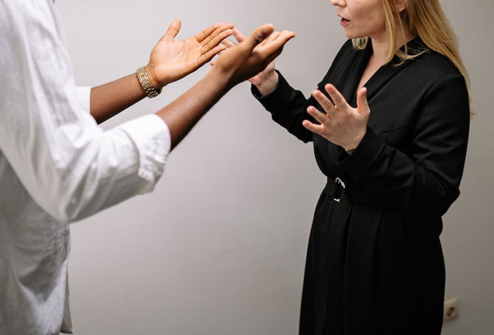 Guy&rsquo;s Roommate Keeps Complaining About Her Room Shaking, He Thinks She&rsquo;s Going Crazy
