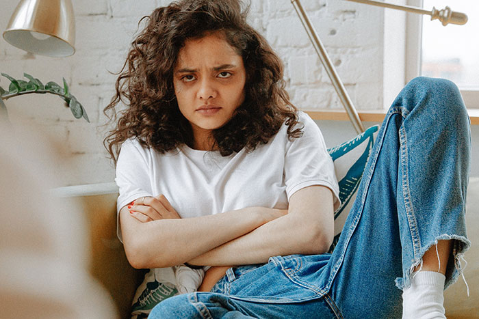 16 Y.O. In Tears After Single Mom Gets Her The Wrong Christmas Gift, Adds Insult To Injury