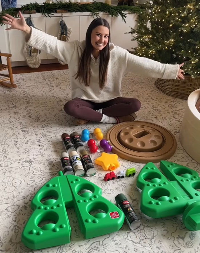 'Beige' Mom Shares She Repainted Her Toddler's Christmas Tree, Gets Roasted In The Comments