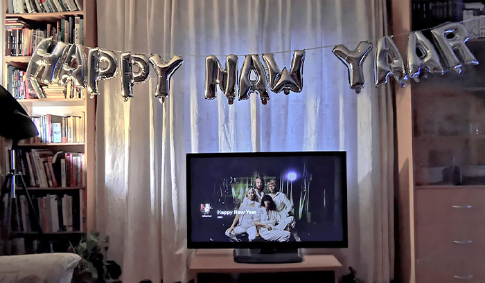 Instead Of 2 A's And 2 E's, We Got 4 A's In This Happy New Year Balloon Pack