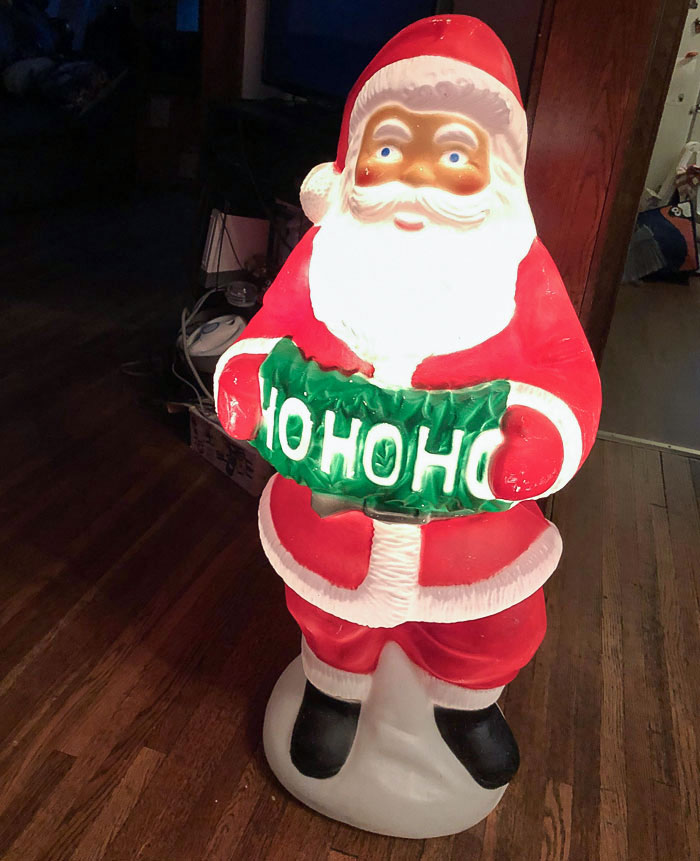 The Facebook Marketplace Gods Have Blessed Me - $10 For This Gorgeous And Supposedly Rare 1994 Santa Clause Blow Mold. I Love Some Vintage Christmas
