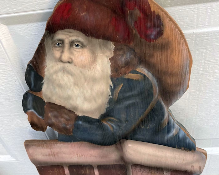 Having That Single Fancy Neighbor Who Adorned Their Home With Eerie And Sad Victorian Decorations