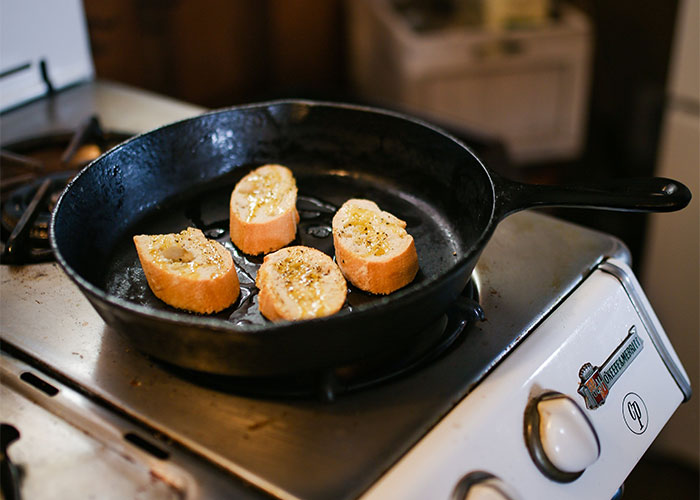 50 “Obsolete” Bits Of Technology People Refuse To Stop Using