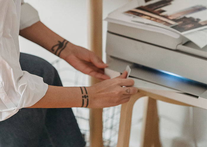 20 Tecnologías obsoletas que mucha gente sigue usando felizmente