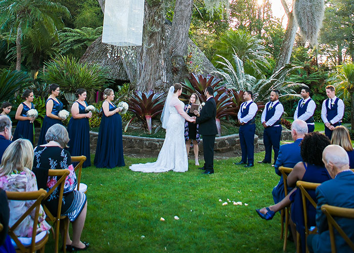 30 Of The Stupidest Wedding Traditions, As Shared On This Online Thread