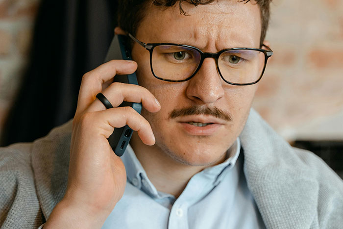 People Share 30 Signs That Scream Someone Is Having A Secret Affair