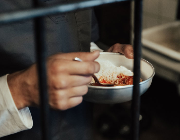 Person Asks About Prison Things That People Outside Wouldn’t Get, 30 Former Inmates Answer