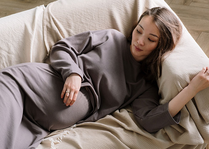 "Your Nose Grows": 30 Women Share Pregnancy Side Effects They Had No Idea About