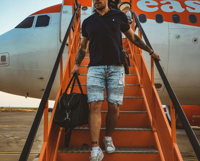 Plane Passenger 'Turns&rsquo; Mute For The Flight When His Seatmate Misinterprets Why He Can&rsquo;t Speak