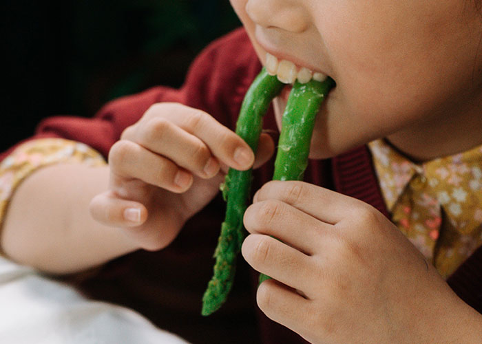 Dad Shares His Secret To Get Kids To Eat Everything, Internet Has Mixed Opinions