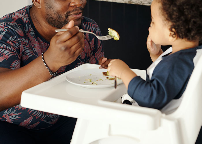Dad Shares His Secret To Get Kids To Eat Everything, Internet Has Mixed Opinions