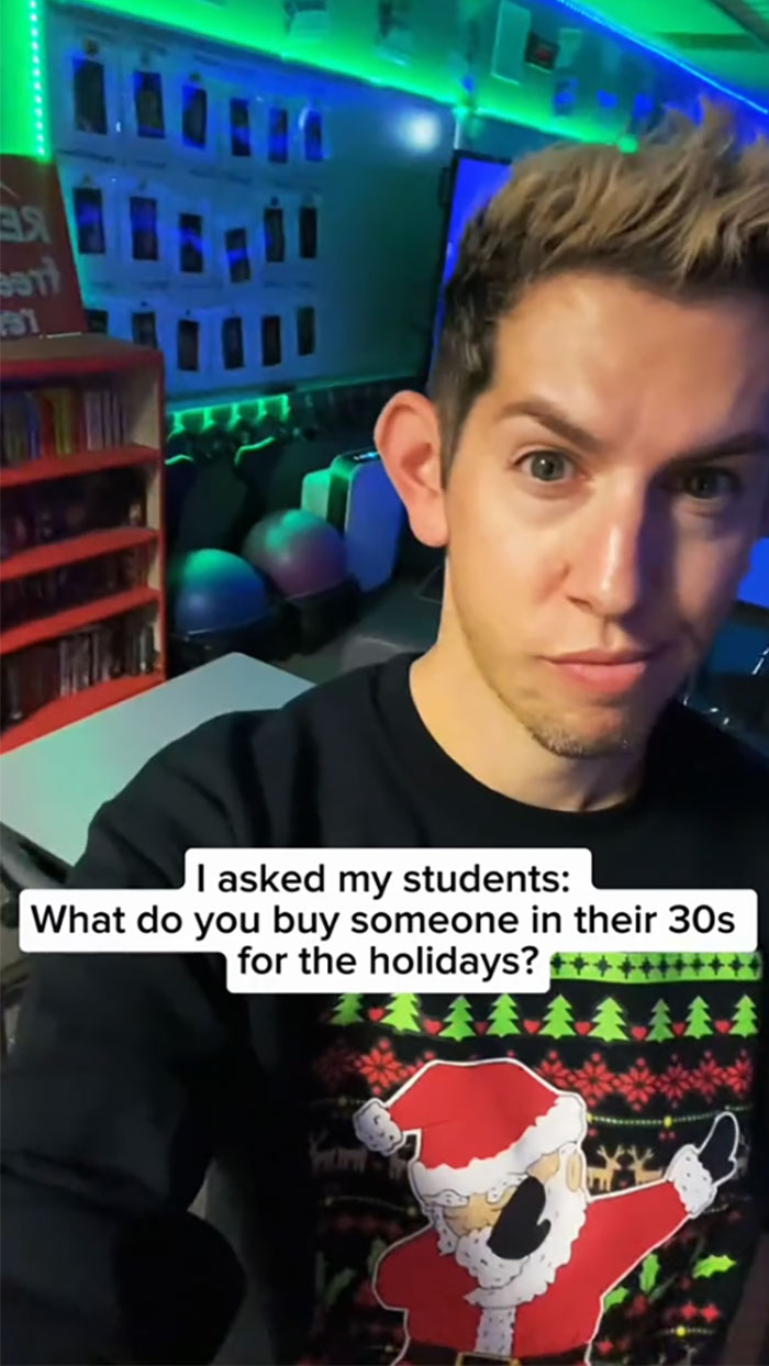 Teacher Asked Students For Gift Ideas For 30-Somethings And The Answers Are Hilariously Savage Teacher Asked Students For Gift Ideas For 30-Somethings And The Answers Are Hilariously Savage
