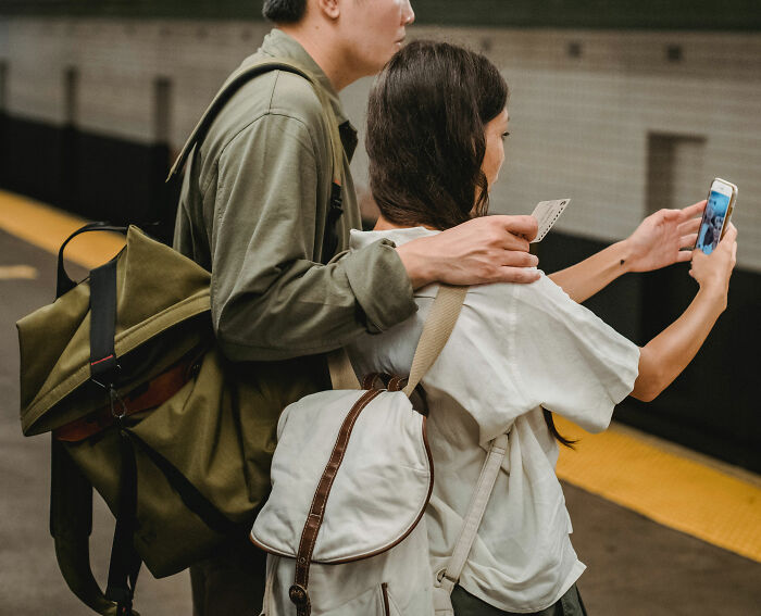 30 Cringe Things People Do But We Accept Them For Some Reason