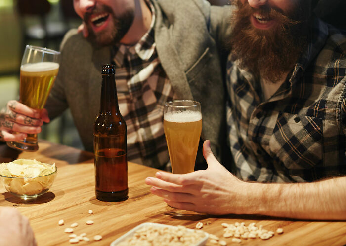 30 Cringe Things People Do But We Accept Them For Some Reason