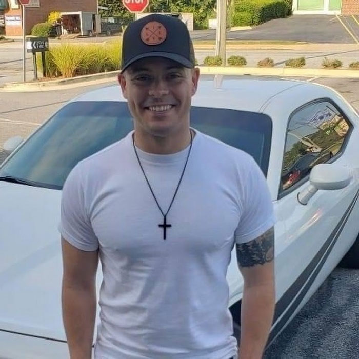 Women Online Are Thankful For This Man Educating Clueless Guys About These 4 Things