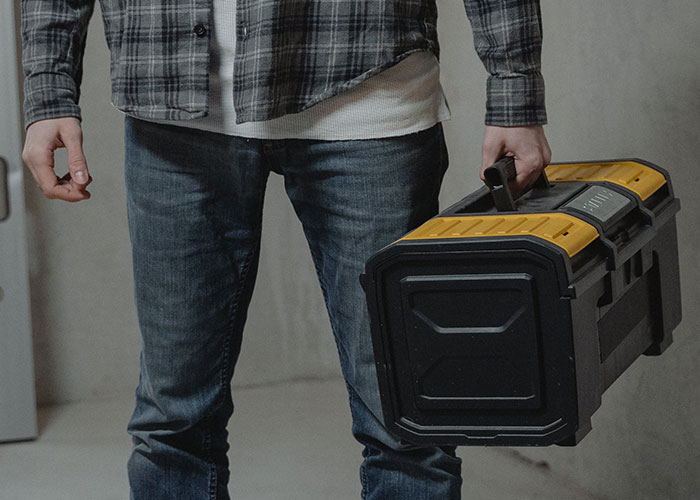 Woman Waits A Full Year To Get Back At Husband For Selfish Christmas Gift, Makes Him Furious