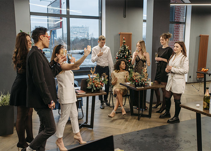 &ldquo;He Is Married&rdquo;: Person Sees What They Weren&rsquo;t Supposed To At Office Xmas Party, Needs Advice