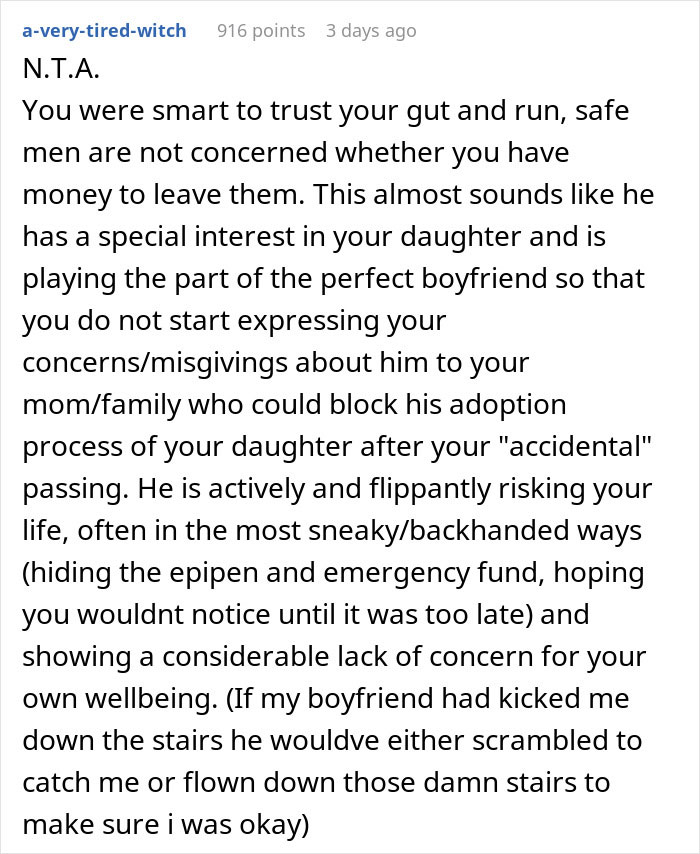 Woman Asks If She's Being Paranoid Over BF's Weird Behavior, People Tell Her To Run While She Can Woman Asks If She's Being Paranoid Over BF's Weird Behavior, People Tell Her To Run While She Can