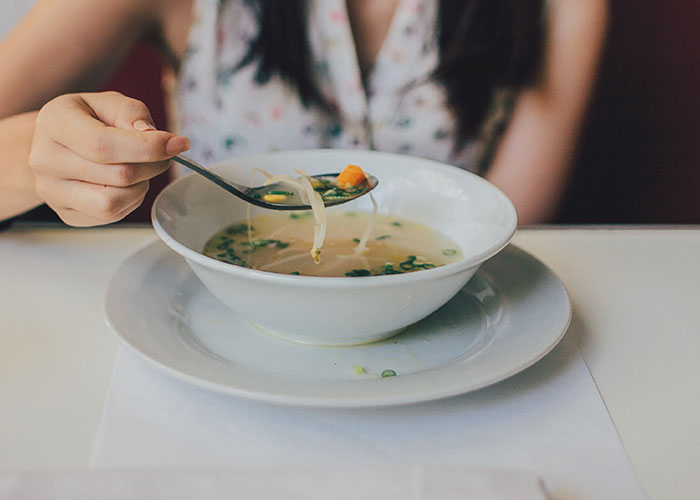 Woman Asks If She's Being Paranoid Over BF's Weird Behavior, People Tell Her To Run While She Can Woman Asks If She's Being Paranoid Over BF's Weird Behavior, People Tell Her To Run While She Can