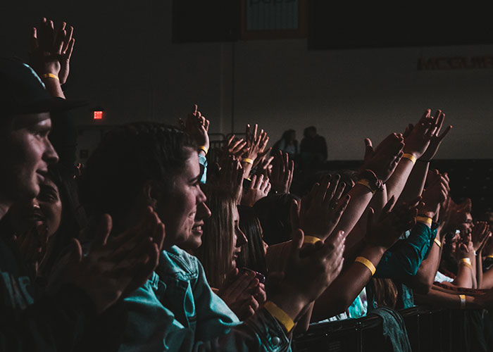 40 Uplifting Stories Of Girls Supporting Girls Unexpectedly