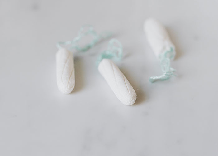 40 Uplifting Stories Of Girls Supporting Girls Unexpectedly