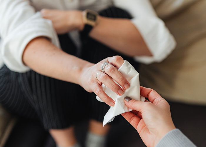 40 Uplifting Stories Of Girls Supporting Girls Unexpectedly