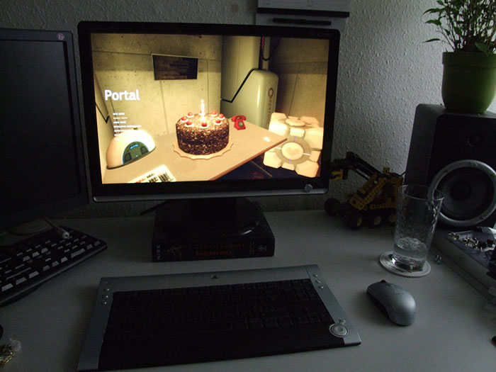 35 People Share Their Holiday 'Bonuses' That Are So Bad, They're Insulting