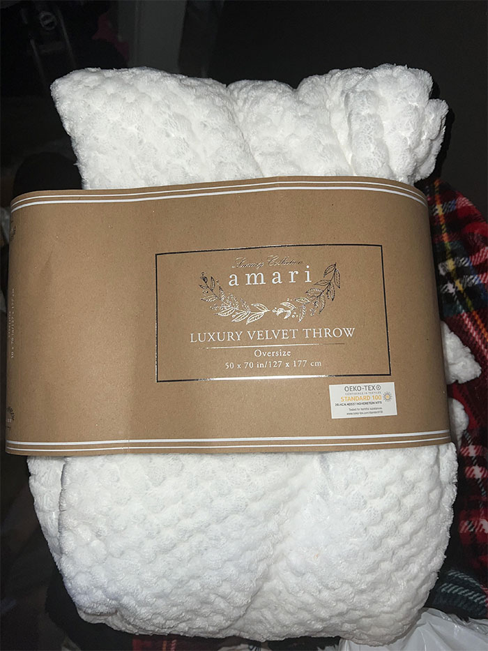 Woman Is Regifted The Same Present She Gave Her BF’s Mom, Others Share Similar Stories Online Woman Is Regifted The Same Present She Gave Her BF’s Mom, Others Share Similar Stories Online