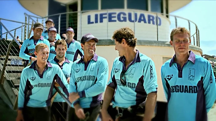 "Harass The Queen's Guard": 30 Things Tourists Do That The Locals Absolutely Hate