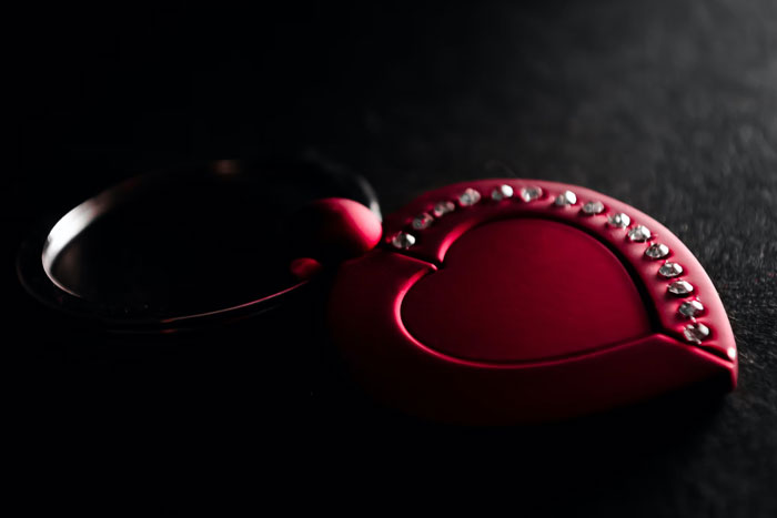 40 Of The Most Disappointing And Outright Cruel Gifts People Received At Work