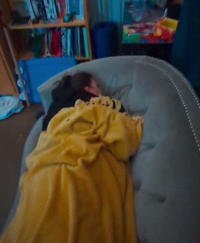 Guy Shares That He Lives In A Storage Unit, Because It's Much Cheaper Than An Apartment