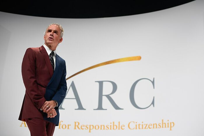 30 Hilarious Yet Petty Reasons People Won’t Date Someone, As Shared By Folks Online