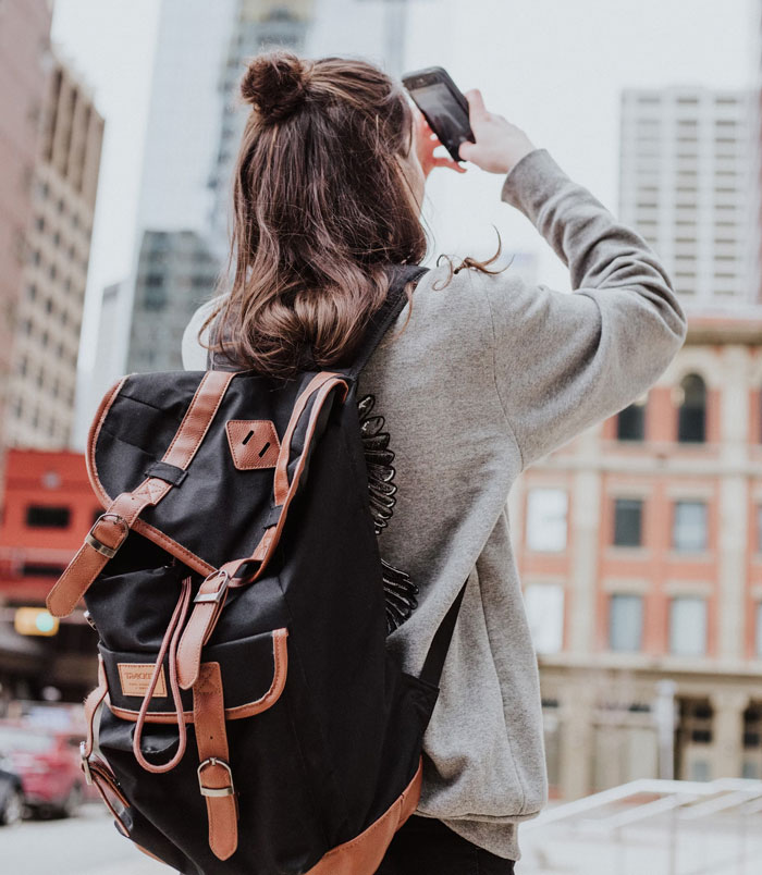 "Harass The Queen's Guard": 30 Things Tourists Do That The Locals Absolutely Hate