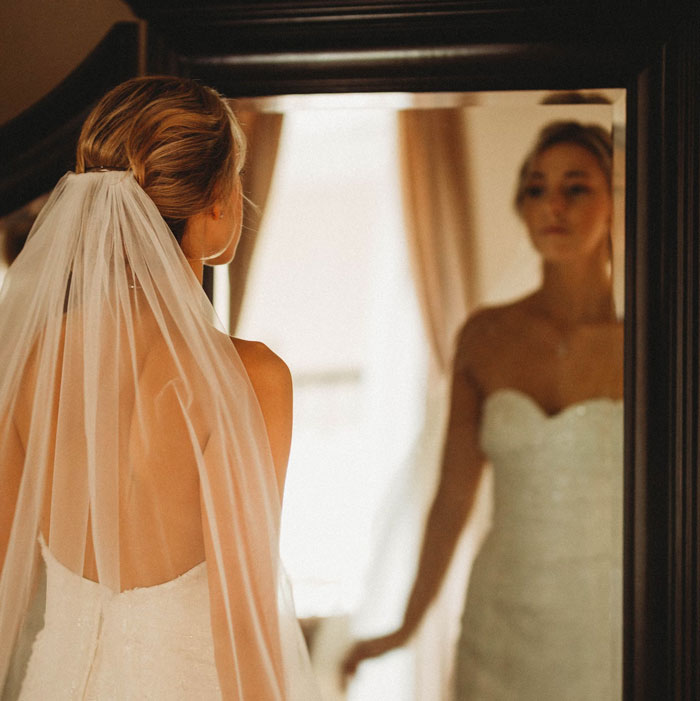 Bridesmaid Finds Out Bride Pocketed $7k From Bridal Party, Exposes Her In A Group Chat Bridesmaid Finds Out Bride Pocketed $7k From Bridal Party, Exposes Her In A Group Chat