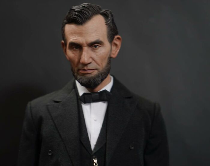 Meet The Hyperrealistic Sculptures Of Pop Culture Characters By This South Korean Artist (34 Pics)