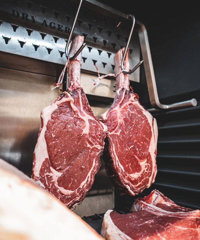 "Harass The Queen's Guard": 30 Things Tourists Do That The Locals Absolutely Hate