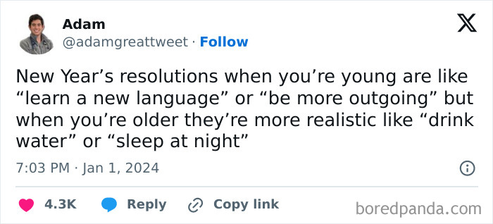 Tweet about New Year's resolutions showing the shift from ambitious to realistic goals with humor and relatable insights.