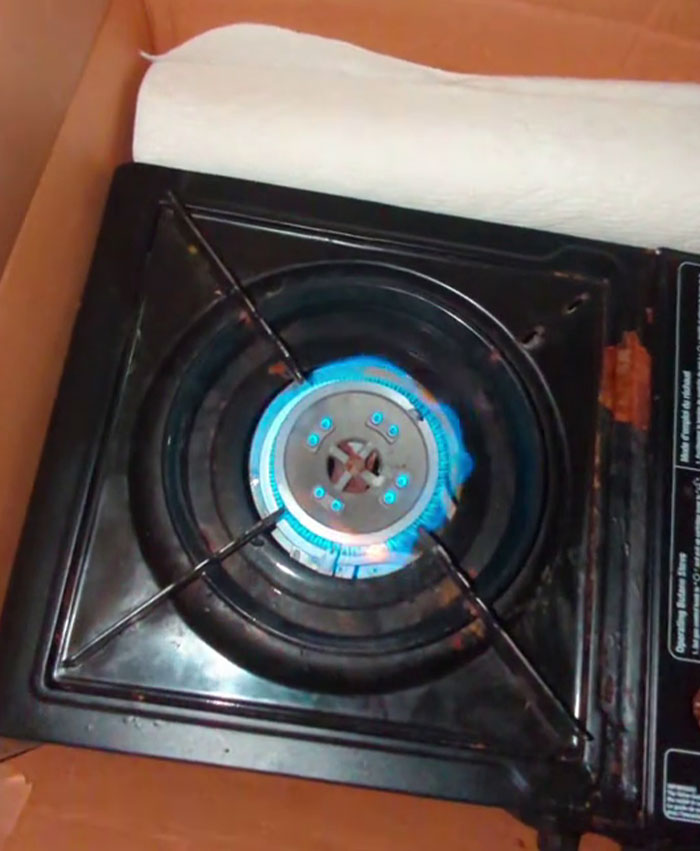 Guy Shares That He Lives In A Storage Unit, Because It's Much Cheaper Than An Apartment