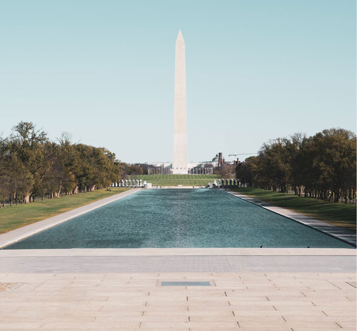 "Harass The Queen's Guard": 30 Things Tourists Do That The Locals Absolutely Hate