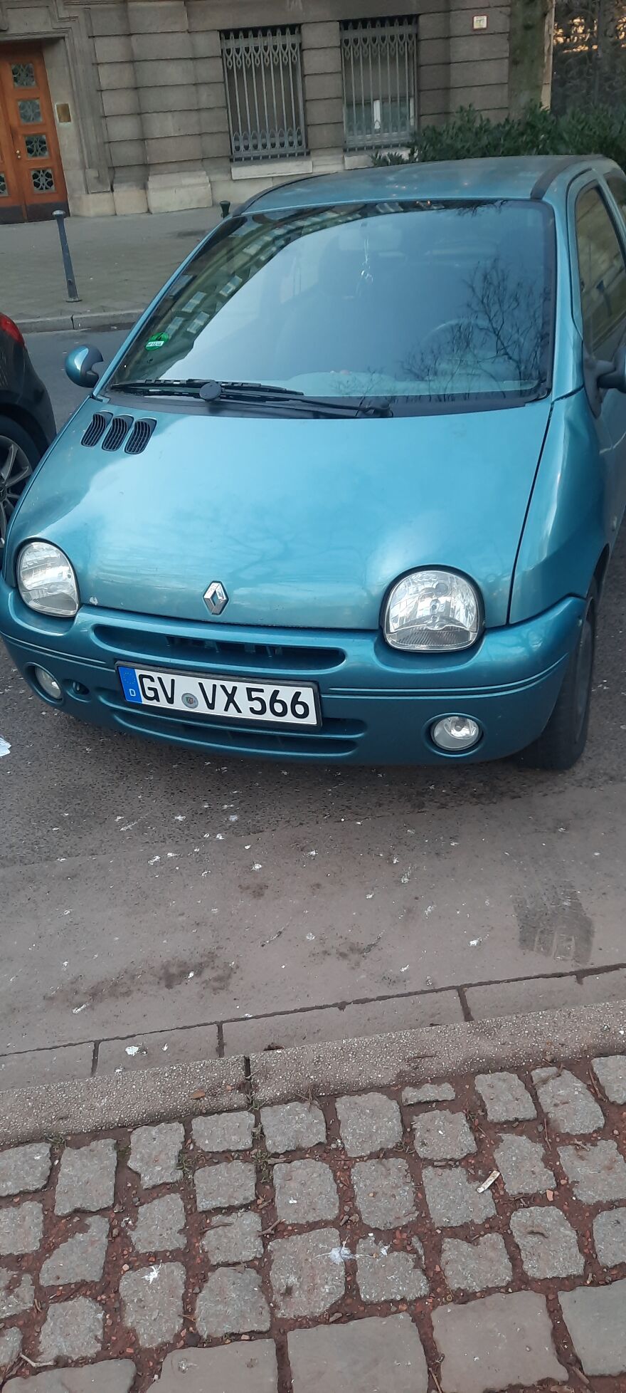 This Car Just Looks So Happy 😊