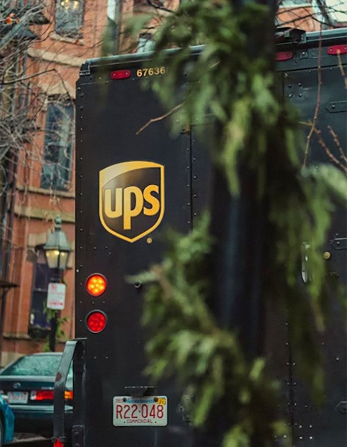 30 People With Rich Friends Share What They Do For Work