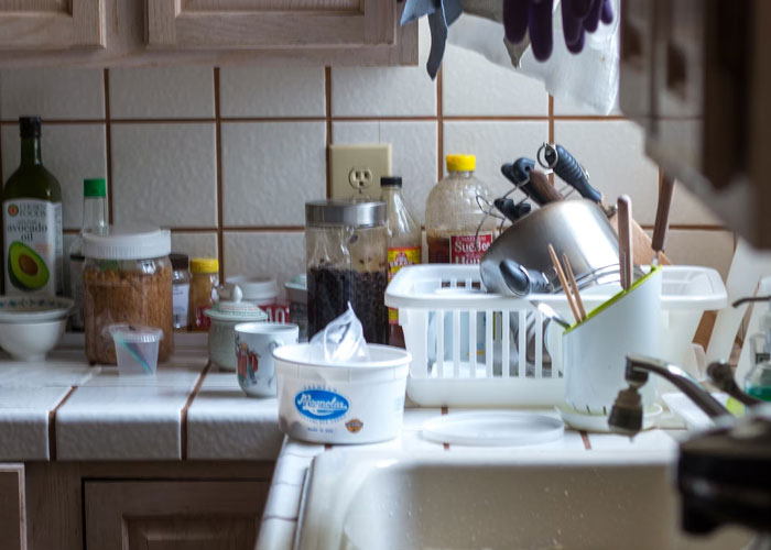 People Share 50 Of The Clearest Cases Of "Living In Denial" That They've Witnessed