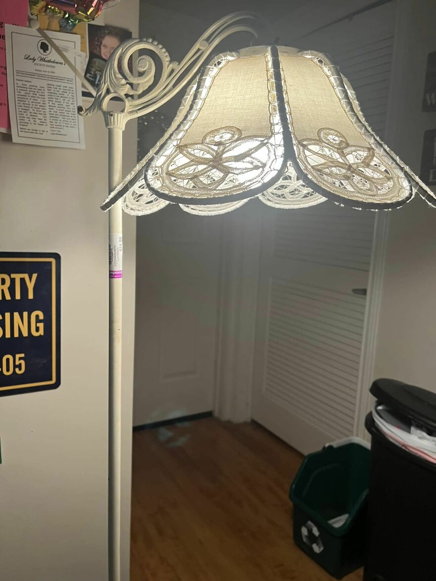 Found This Lovely Lamp At Goodwill Today!! It Is Going To Be A Gift For My Mom ❤