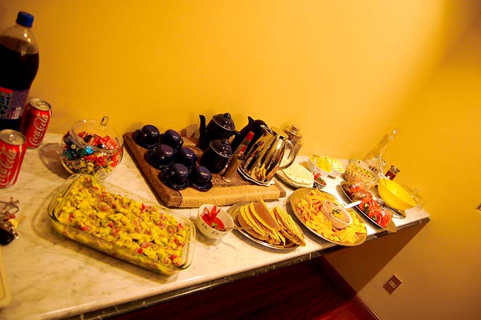 Person Has To Pay $17 For A Dinner Party They Assumed Was Free, Gets Mad And Vents Online Person Has To Pay $17 For A Dinner Party They Assumed Was Free, Gets Mad And Vents Online