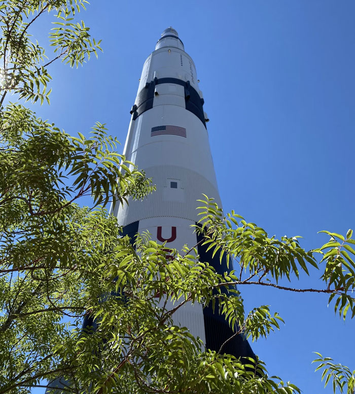 30 People With Rich Friends Share What They Do For Work