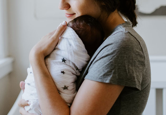 Pregnant Woman Asks If She Should Keep Baby&rsquo;s Name The Same After Friend Demands It Be Changed